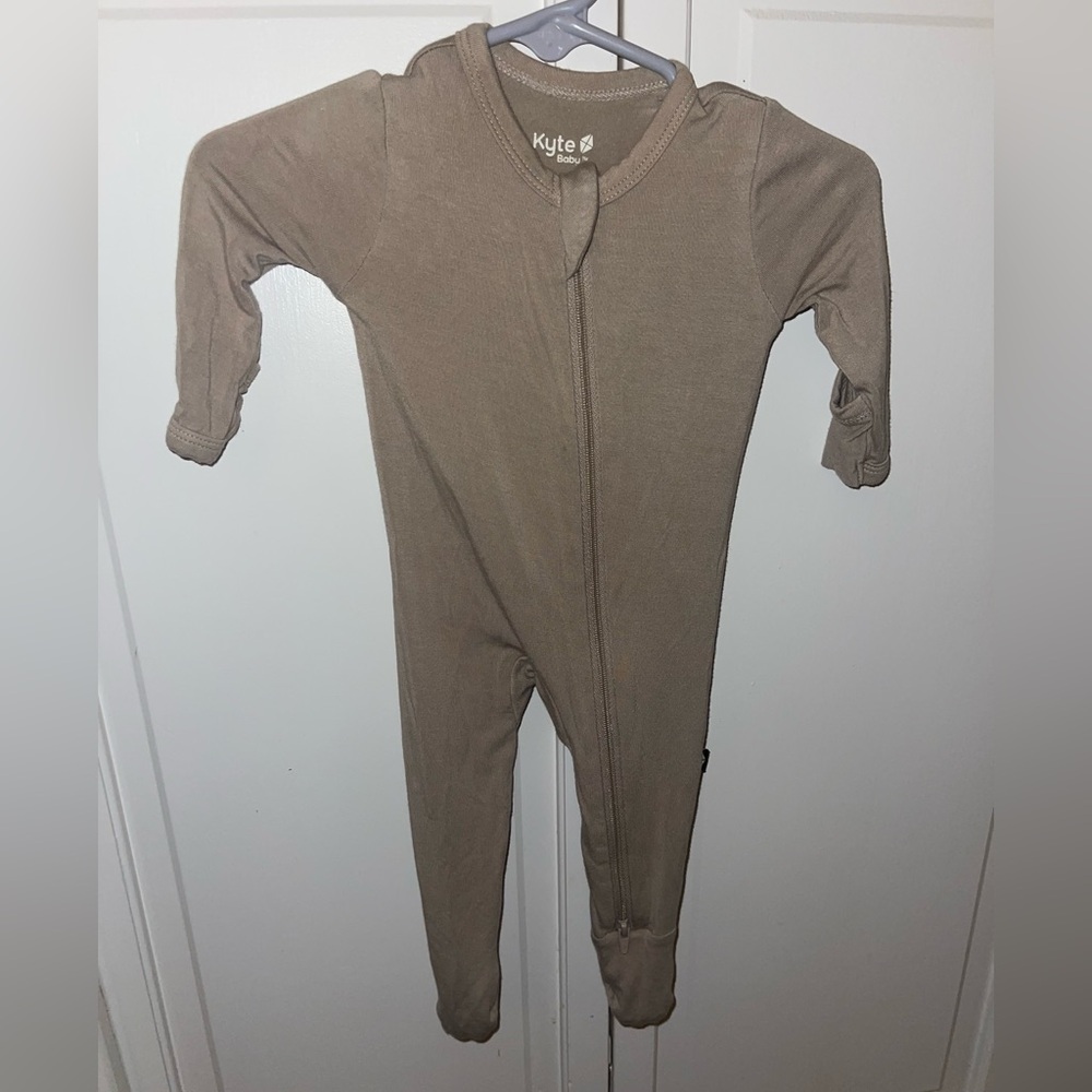 Kyte Baby zipper onesie